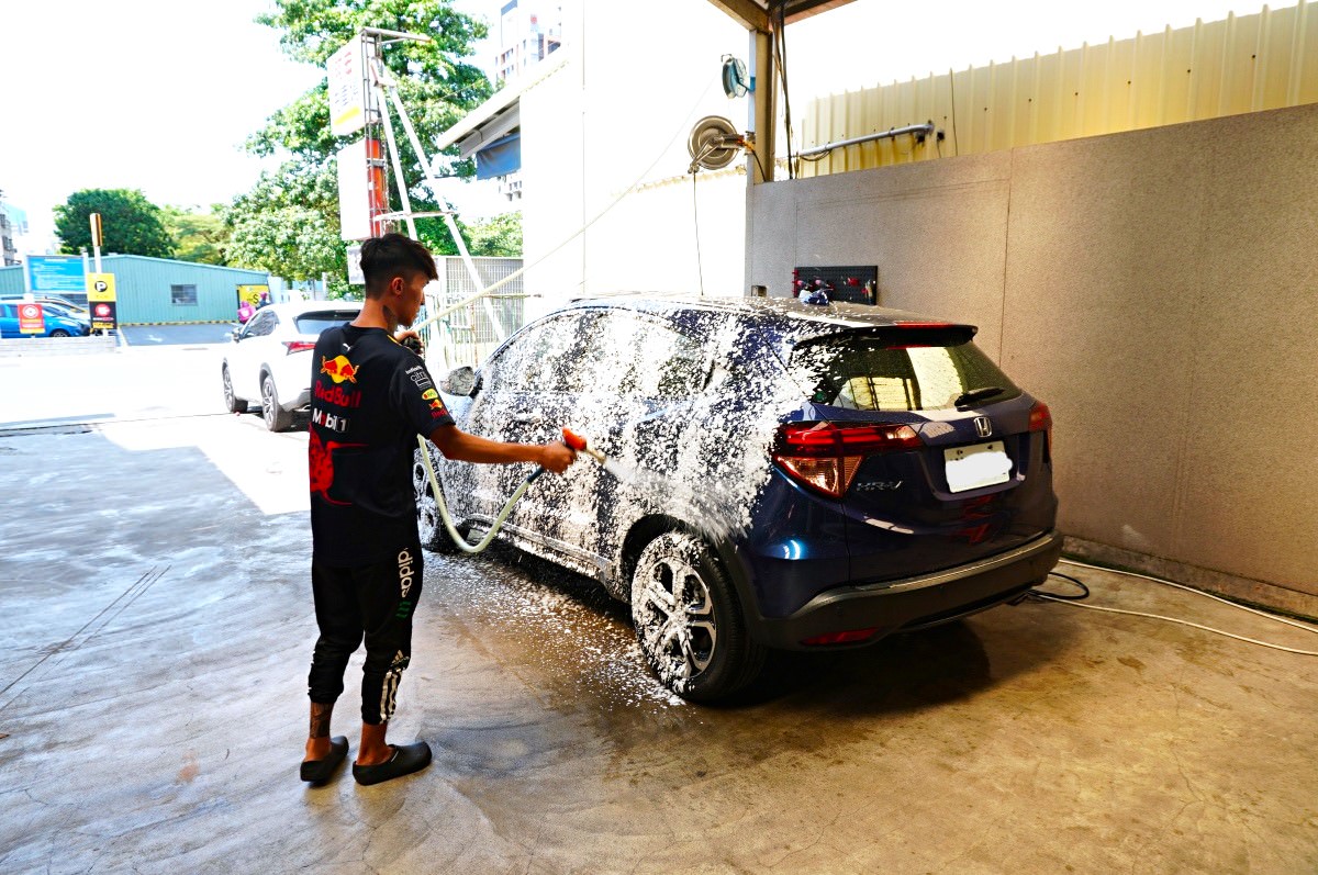 高雄洗車推薦 阿宏洗車鍍膜-千元輕鍍膜超仔細洗車 | 撥水性鍍膜 - 第12張圖 高雄洗車推薦 阿宏洗車鍍膜-千元輕鍍膜超仔細洗車 | 撥水性鍍膜