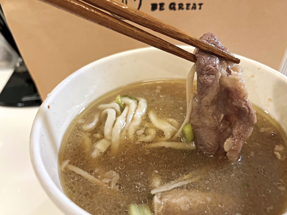 京多多炸醬麵 高雄前金區- 老北京傳統麵食手藝可能要吃不到了 | 90元手工炸醬麵 | 前金區美食 - 第14張圖 京多多炸醬麵 高雄前金區- 老北京傳統麵食手藝可能要吃不到了 | 90元手工炸醬麵 | 前金區美食
