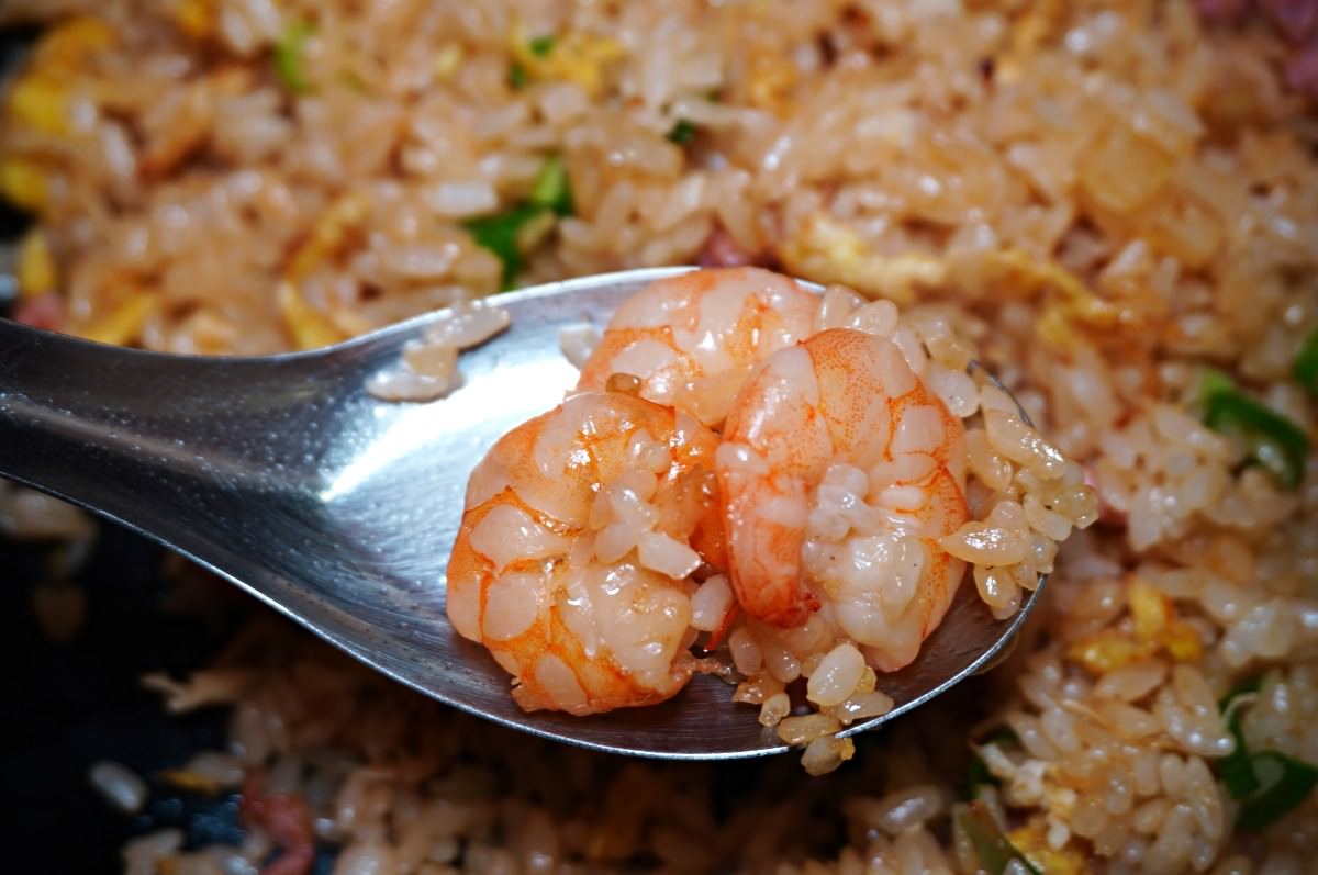 炒炊複合式餐廳 – 超大份量還免費加飯百元現炒美味 | 高雄建工路美食 - 第19張圖 炒炊複合式餐廳 – 超大份量還免費加飯百元現炒美味 | 高雄建工路美食