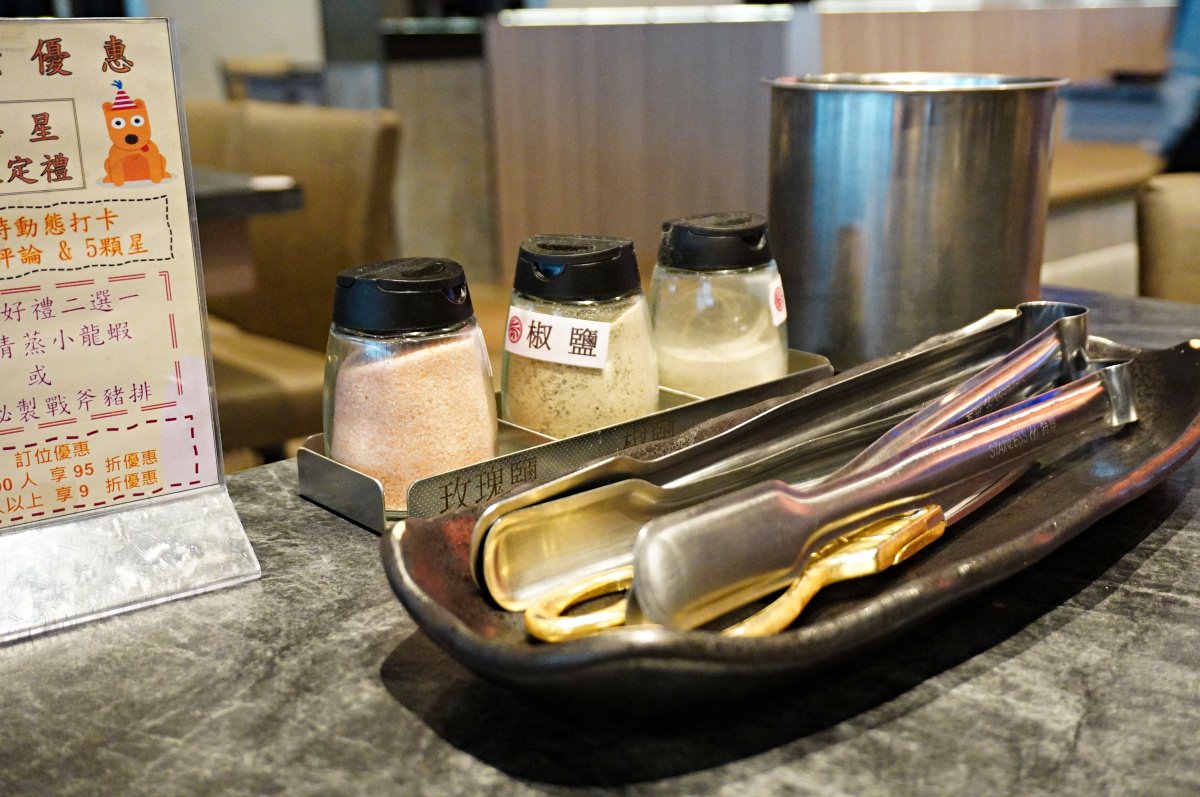 延香炭食 高雄-氣派吃到飽燒肉 | 還有滿滿港點加熱炒莫凡比冰淇淋 | 高雄吃到飽燒肉推薦 - 第11張圖 延香炭食 高雄-氣派吃到飽燒肉 | 還有滿滿港點加熱炒莫凡比冰淇淋 | 高雄吃到飽燒肉推薦
