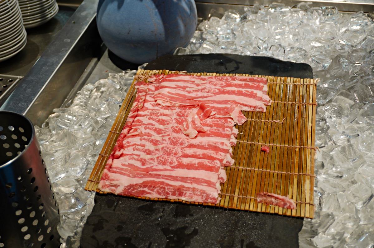 延香炭食 高雄-氣派吃到飽燒肉 | 還有滿滿港點加熱炒莫凡比冰淇淋 | 高雄吃到飽燒肉推薦 - 第22張圖 延香炭食 高雄-氣派吃到飽燒肉 | 還有滿滿港點加熱炒莫凡比冰淇淋 | 高雄吃到飽燒肉推薦