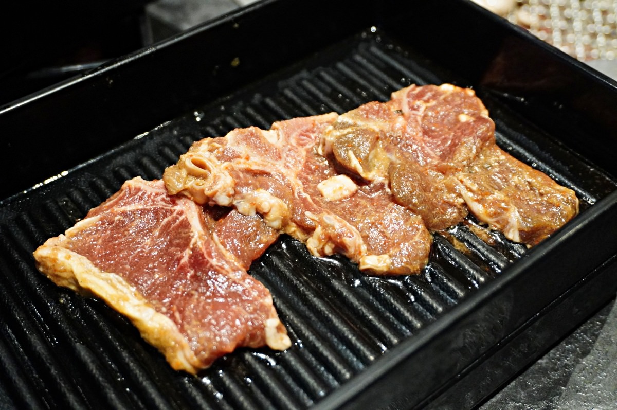 延香炭食 高雄-氣派吃到飽燒肉 | 還有滿滿港點加熱炒莫凡比冰淇淋 | 高雄吃到飽燒肉推薦 - 第44張圖 延香炭食 高雄-氣派吃到飽燒肉 | 還有滿滿港點加熱炒莫凡比冰淇淋 | 高雄吃到飽燒肉推薦