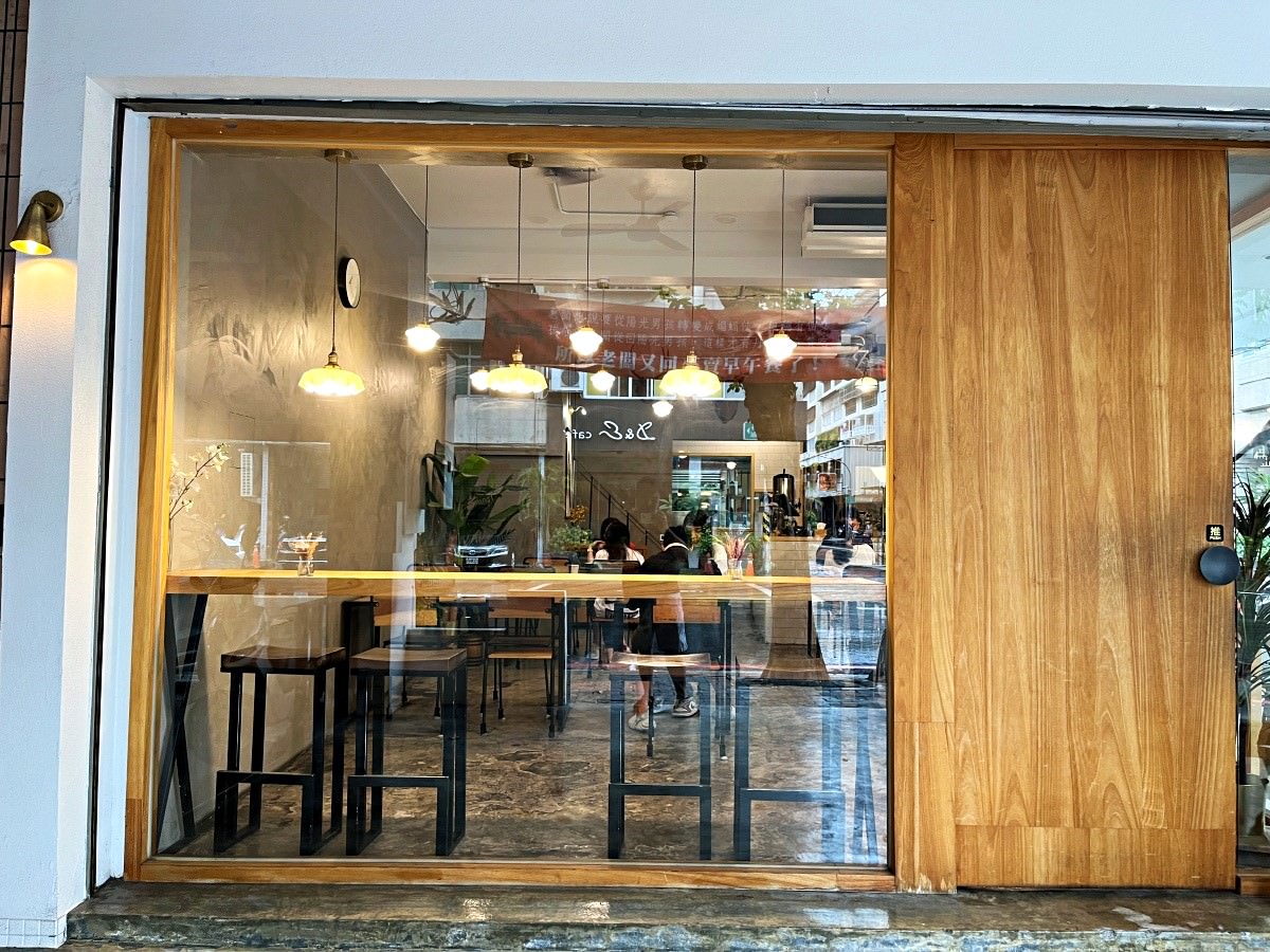 一日之初 高雄用心早午餐店 | 招牌帕尼尼 x大份量拼盤 | 高雄早午餐推薦