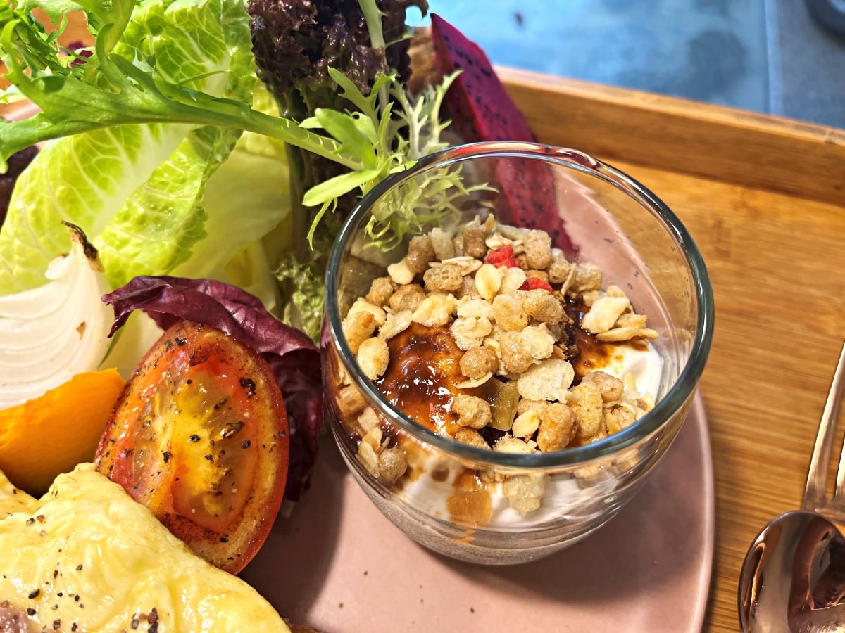一日之初 高雄用心早午餐店 | 招牌帕尼尼 x大份量拼盤 | 高雄早午餐推薦