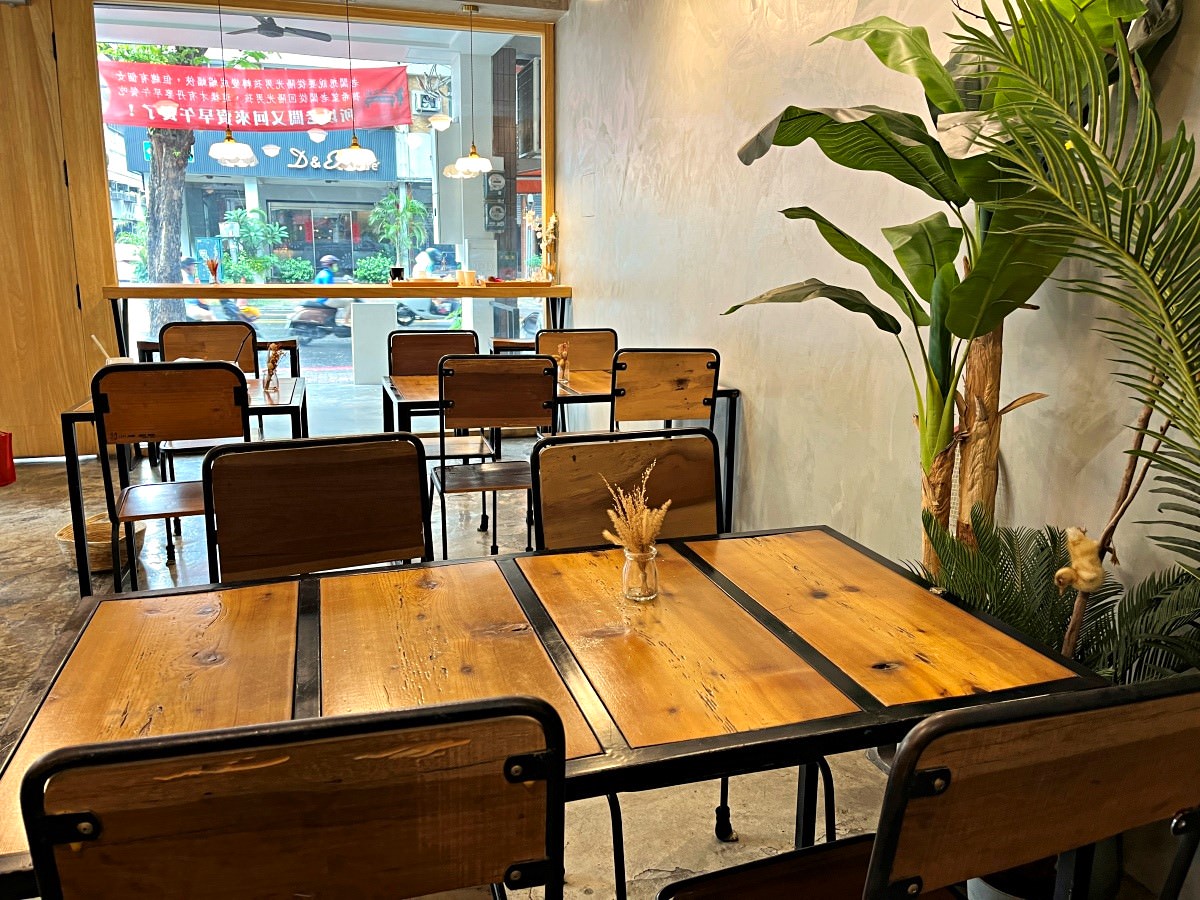 一日之初 高雄用心早午餐店 | 招牌帕尼尼 x大份量拼盤 | 高雄早午餐推薦