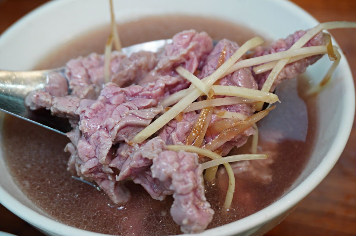 阿蓮牛肉湯 台南公園店 | 開到凌晨12點 | 免費牛肉燥飯吃到飽 | 台南牛肉湯推薦 - 第14張圖 阿蓮牛肉湯 台南公園店 | 開到凌晨12點 | 免費牛肉燥飯吃到飽 | 台南牛肉湯推薦
