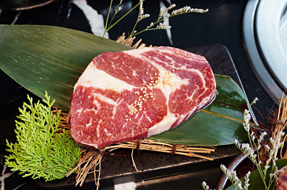 一修尼 和牛炭火燒肉 | 全桃園最強厚切牛舌 | 巧克力和牛 | 伊比利豬戰斧 | 桃園燒肉店推薦 - 第39張圖 一修尼 和牛炭火燒肉 | 全桃園最強厚切牛舌 | 巧克力和牛 | 伊比利豬戰斧 | 桃園燒肉店推薦