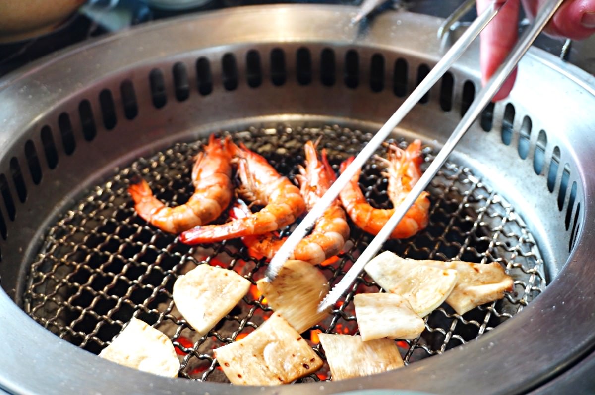 一修尼 和牛炭火燒肉 | 全桃園最強厚切牛舌 | 巧克力和牛 | 伊比利豬戰斧 | 桃園燒肉店推薦 - 第43張圖 一修尼 和牛炭火燒肉 | 全桃園最強厚切牛舌 | 巧克力和牛 | 伊比利豬戰斧 | 桃園燒肉店推薦