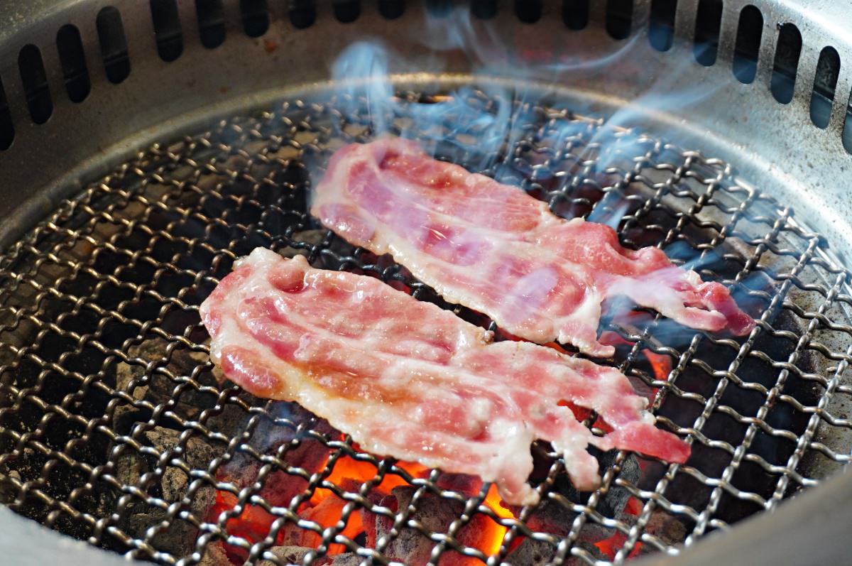 一修尼 和牛炭火燒肉 | 全桃園最強厚切牛舌 | 巧克力和牛 | 伊比利豬戰斧 | 桃園燒肉店推薦 - 第25張圖 一修尼 和牛炭火燒肉 | 全桃園最強厚切牛舌 | 巧克力和牛 | 伊比利豬戰斧 | 桃園燒肉店推薦