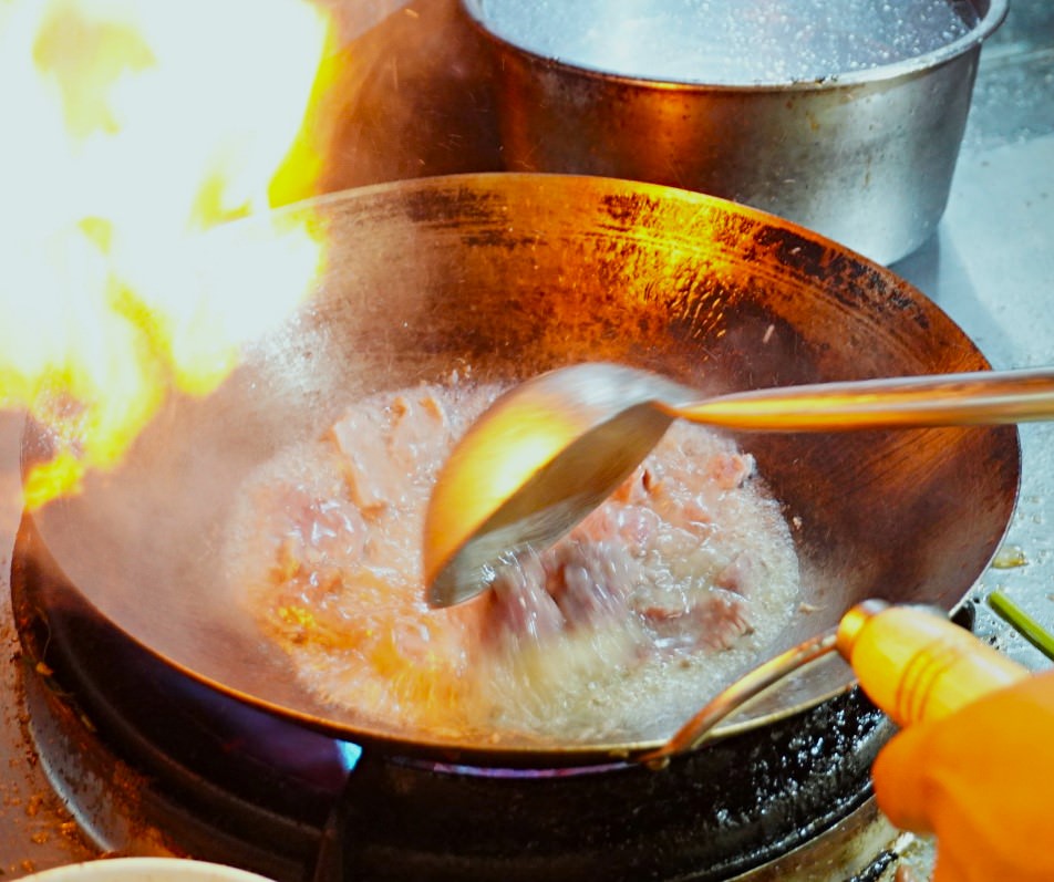 阿蓮牛肉湯 台南公園店 | 開到凌晨12點 | 免費牛肉燥飯吃到飽 | 台南牛肉湯推薦 - 第11張圖 阿蓮牛肉湯 台南公園店 | 開到凌晨12點 | 免費牛肉燥飯吃到飽 | 台南牛肉湯推薦