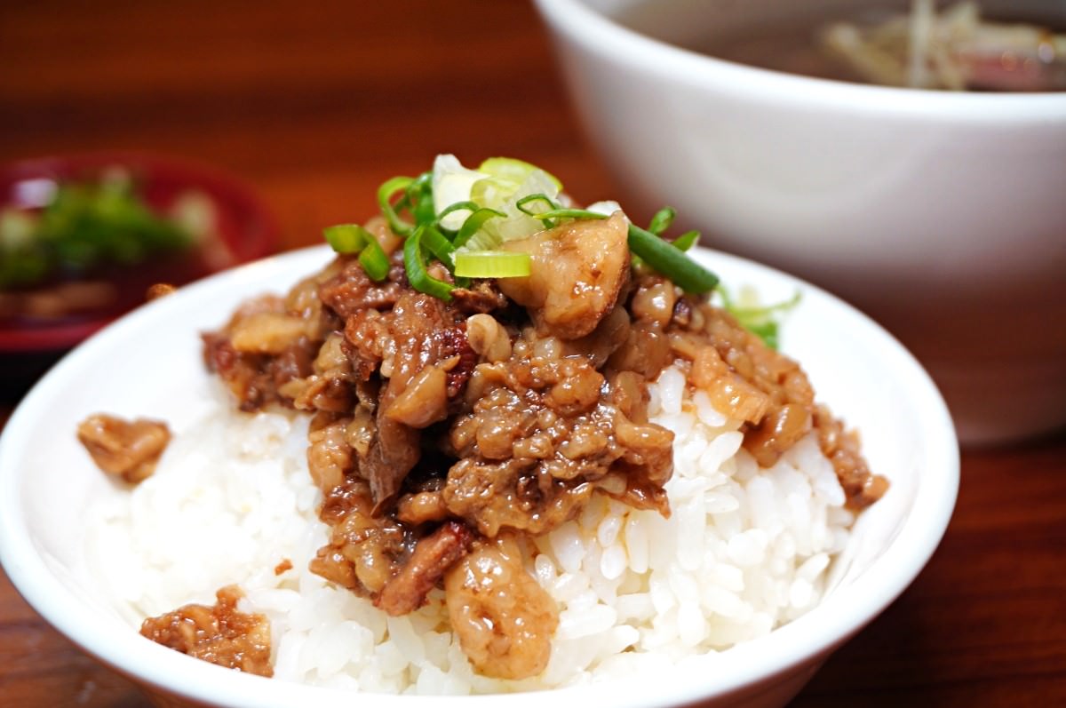 阿蓮牛肉湯 台南公園店 | 開到凌晨12點 | 免費牛肉燥飯吃到飽 | 台南牛肉湯推薦 - 第15張圖 阿蓮牛肉湯 台南公園店 | 開到凌晨12點 | 免費牛肉燥飯吃到飽 | 台南牛肉湯推薦