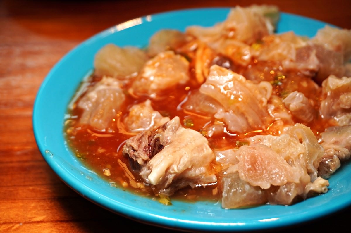 阿蓮牛肉湯 台南公園店 | 開到凌晨12點 | 免費牛肉燥飯吃到飽 | 台南牛肉湯推薦
