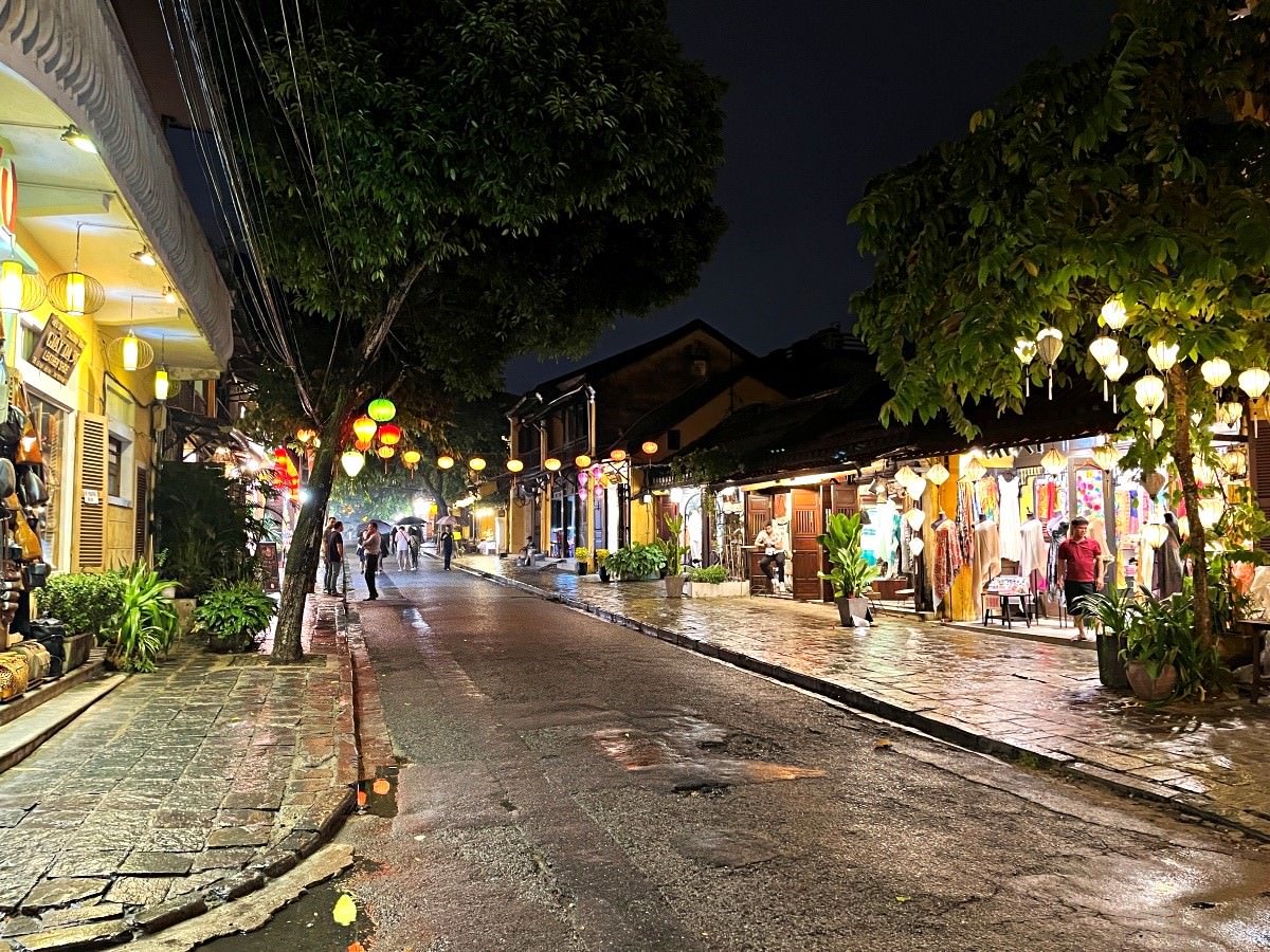 越南-會安 │會安夜市、搭燈籠船遊江 | 峴港會安古鎮必游景點