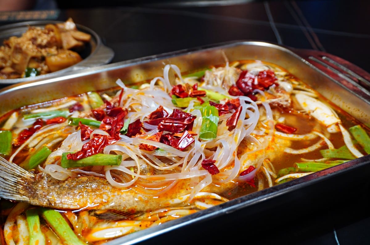 [高雄] 開串- 麻辣烤魚乾鍋串燒吃到飽 | 還有厲害的熱炒料理 | 高雄美食 | 三民區美食