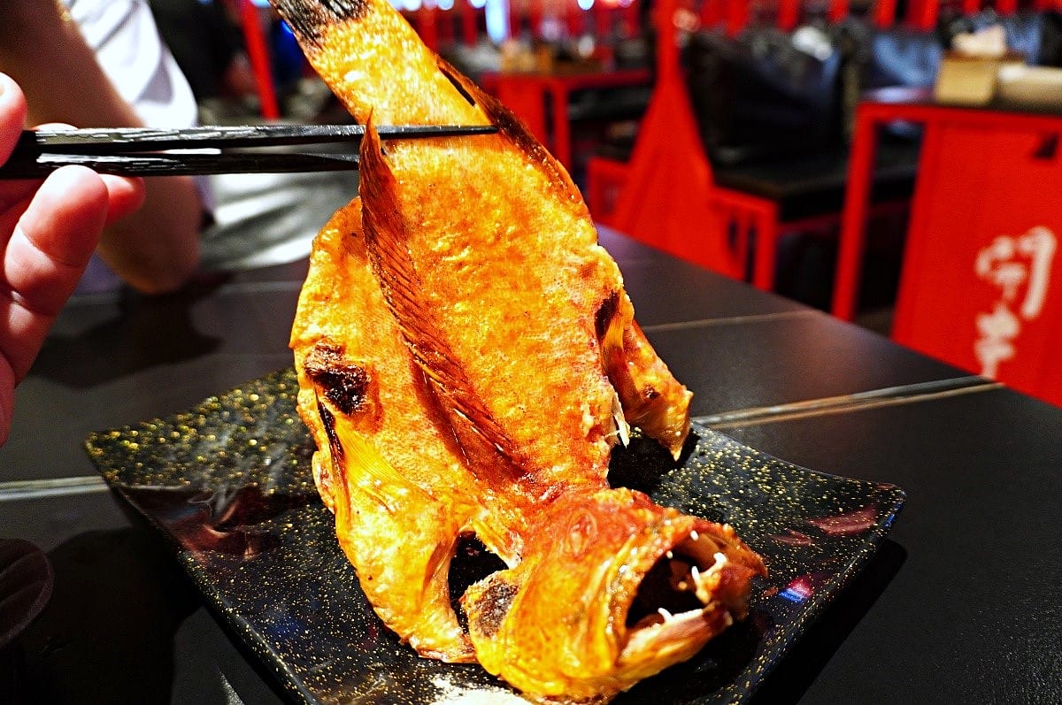[高雄] 開串- 麻辣烤魚乾鍋串燒吃到飽 | 還有厲害的熱炒料理 | 高雄美食 | 三民區美食