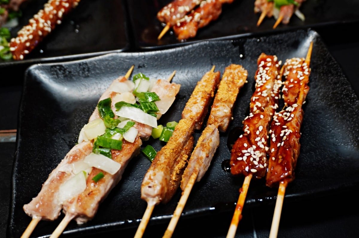 [高雄] 開串- 麻辣烤魚乾鍋串燒吃到飽 | 還有厲害的熱炒料理 | 高雄美食 | 三民區美食