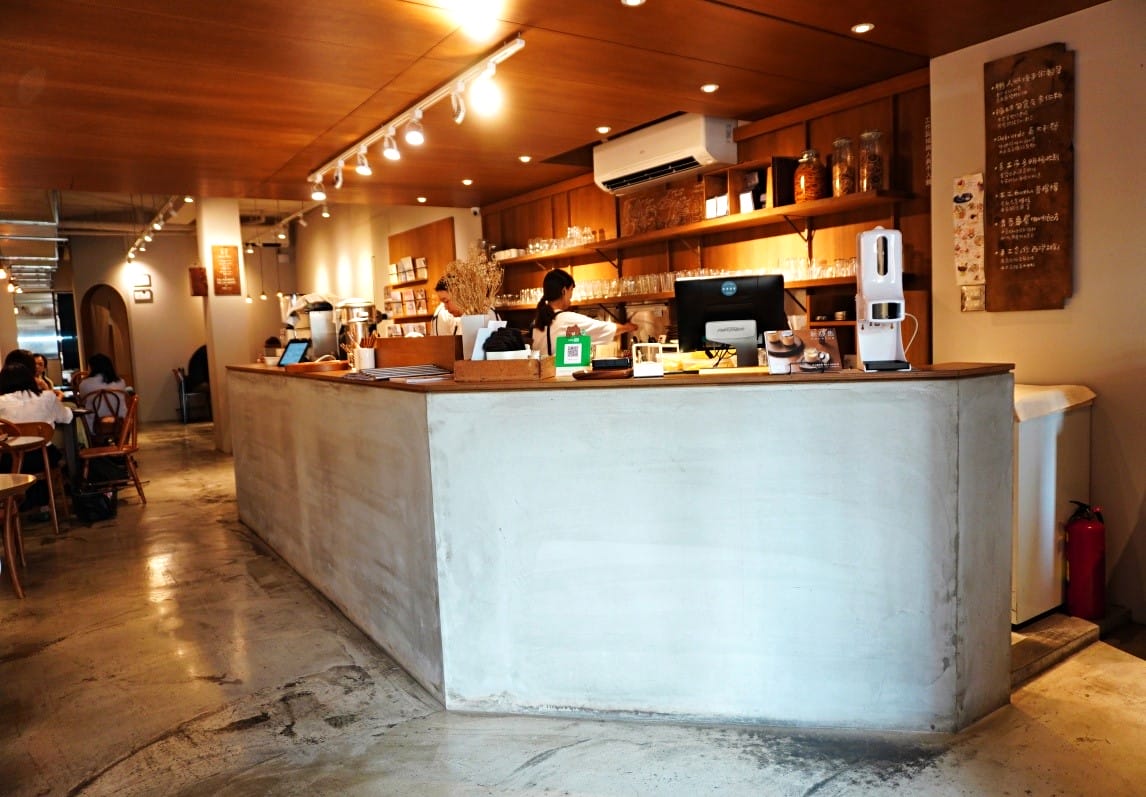 青春漢堡 世貿店 | 信義區巷弄昭和風格質感咖啡廳  | 和風洋食風格漢堡