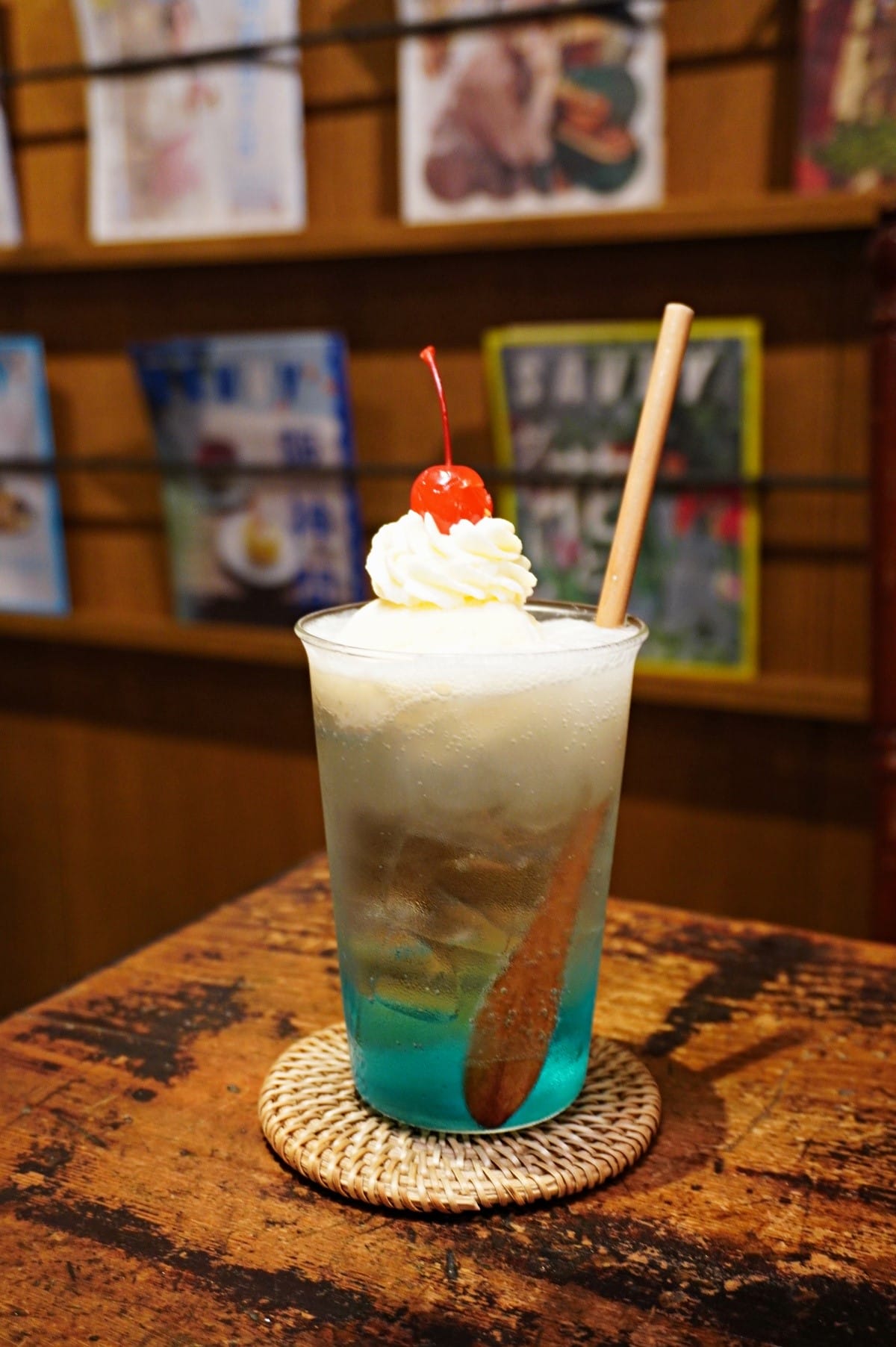 青春漢堡 世貿店 | 信義區巷弄昭和風格質感咖啡廳  | 和風洋食風格漢堡