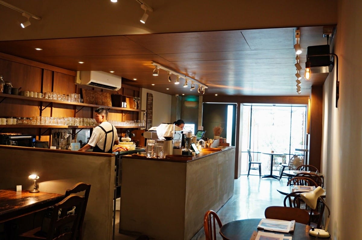 青春漢堡 世貿店 | 信義區巷弄昭和風格質感咖啡廳  | 和風洋食風格漢堡