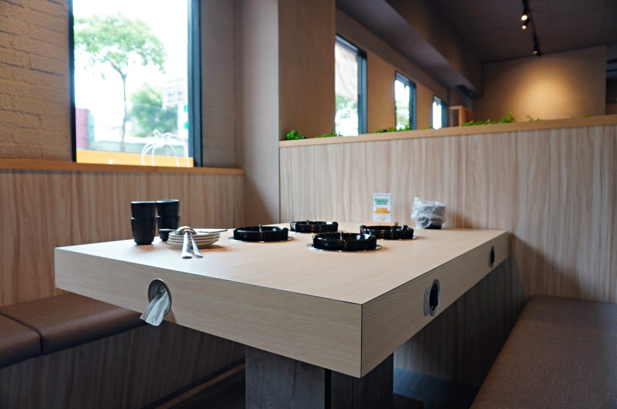 八石什鍋 中壢環西店 | 招牌整瓶酒燒酒雞松阪豬鍋 | 30種蔬菜火鍋料通通吃到飽 - 第5張圖 八石什鍋 中壢環西店 | 招牌整瓶酒燒酒雞松阪豬鍋 | 30種蔬菜火鍋料通通吃到飽