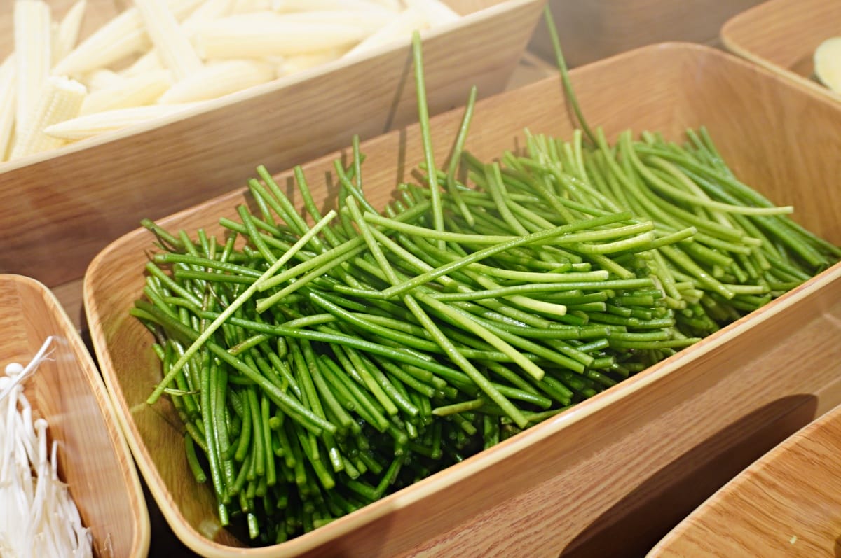 八石什鍋 中壢環西店 | 招牌整瓶酒燒酒雞松阪豬鍋 | 30種蔬菜火鍋料通通吃到飽 - 第9張圖 八石什鍋 中壢環西店 | 招牌整瓶酒燒酒雞松阪豬鍋 | 30種蔬菜火鍋料通通吃到飽