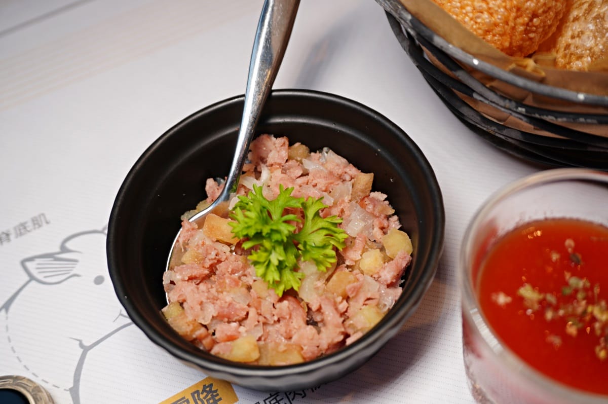 凱恩斯岩燒餐廳 高雄巨蛋店 | 高雄牛排 | 健康好玩的澳洲岩石燒肉 | 夠滿足海陸雙人套餐 - 第11張圖 凱恩斯岩燒餐廳 高雄巨蛋店 | 高雄牛排 | 健康好玩的澳洲岩石燒肉 | 夠滿足海陸雙人套餐