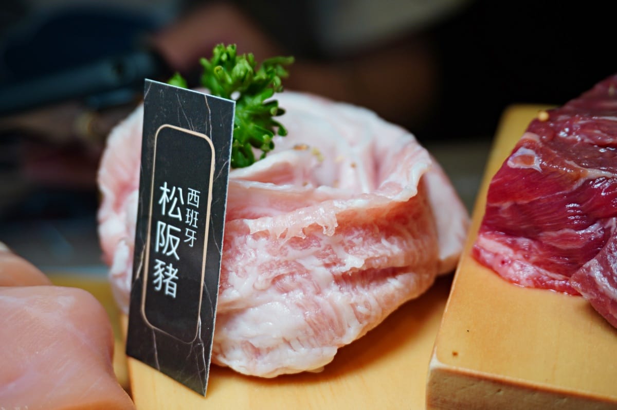 凱恩斯岩燒餐廳 高雄巨蛋店 | 高雄牛排 | 健康好玩的澳洲岩石燒肉 | 夠滿足海陸雙人套餐 - 第28張圖 凱恩斯岩燒餐廳 高雄巨蛋店 | 高雄牛排 | 健康好玩的澳洲岩石燒肉 | 夠滿足海陸雙人套餐