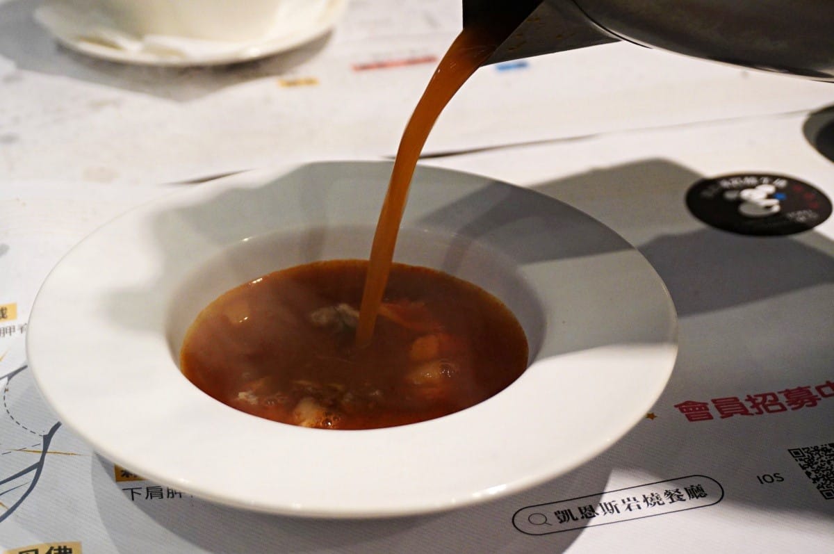 凱恩斯岩燒餐廳 高雄巨蛋店 | 高雄牛排 | 健康好玩的澳洲岩石燒肉 | 夠滿足海陸雙人套餐