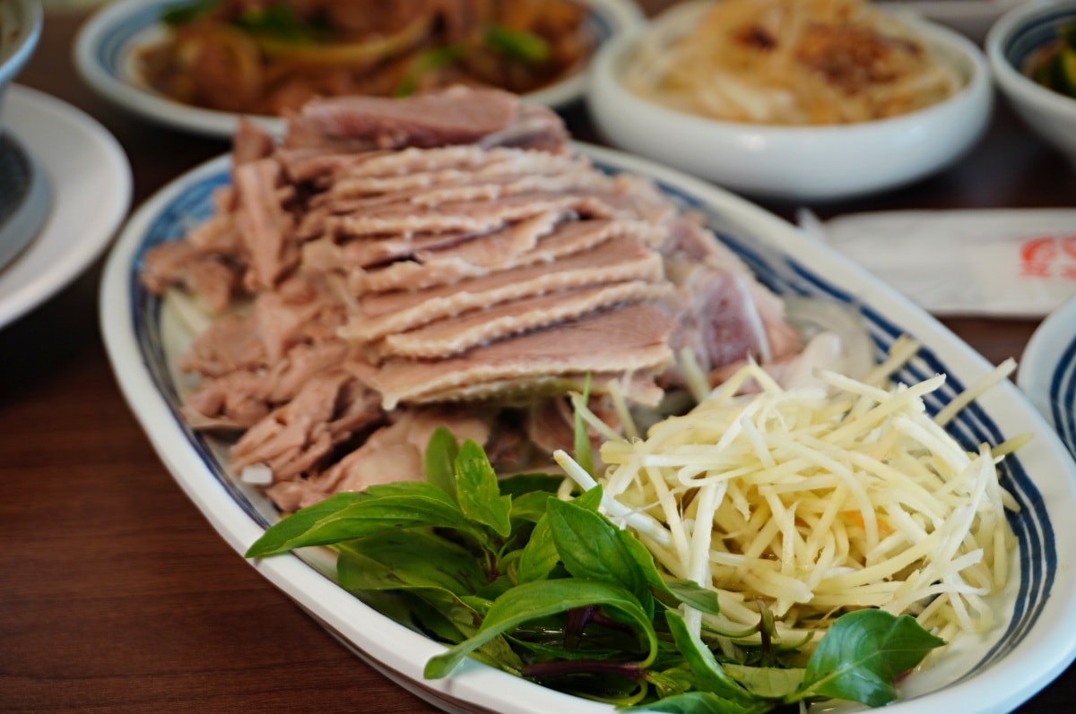蔥蔥鵝 屏東枋山店 | 復古風新潮鵝肉店 | 套餐鵝骨湯+鵝油飯無限享用 | 屏東必吃餐廳