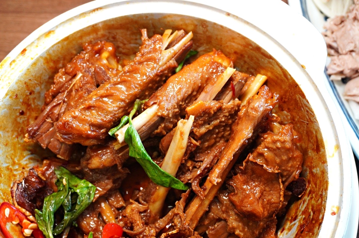 蔥蔥鵝 屏東枋山店 | 復古風新潮鵝肉店 | 套餐鵝骨湯+鵝油飯無限享用 | 屏東必吃餐廳