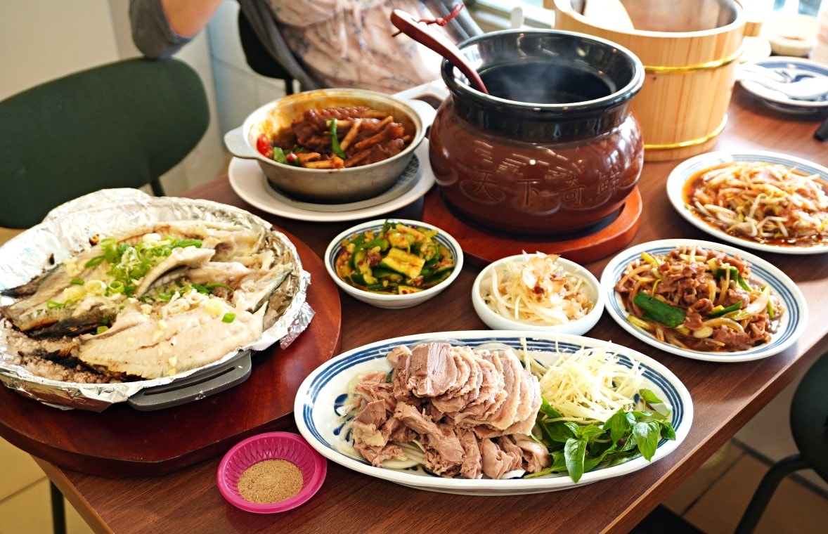 蔥蔥鵝 屏東枋山店 | 復古風新潮鵝肉店 | 套餐鵝骨湯+鵝油飯無限享用 | 屏東必吃餐廳