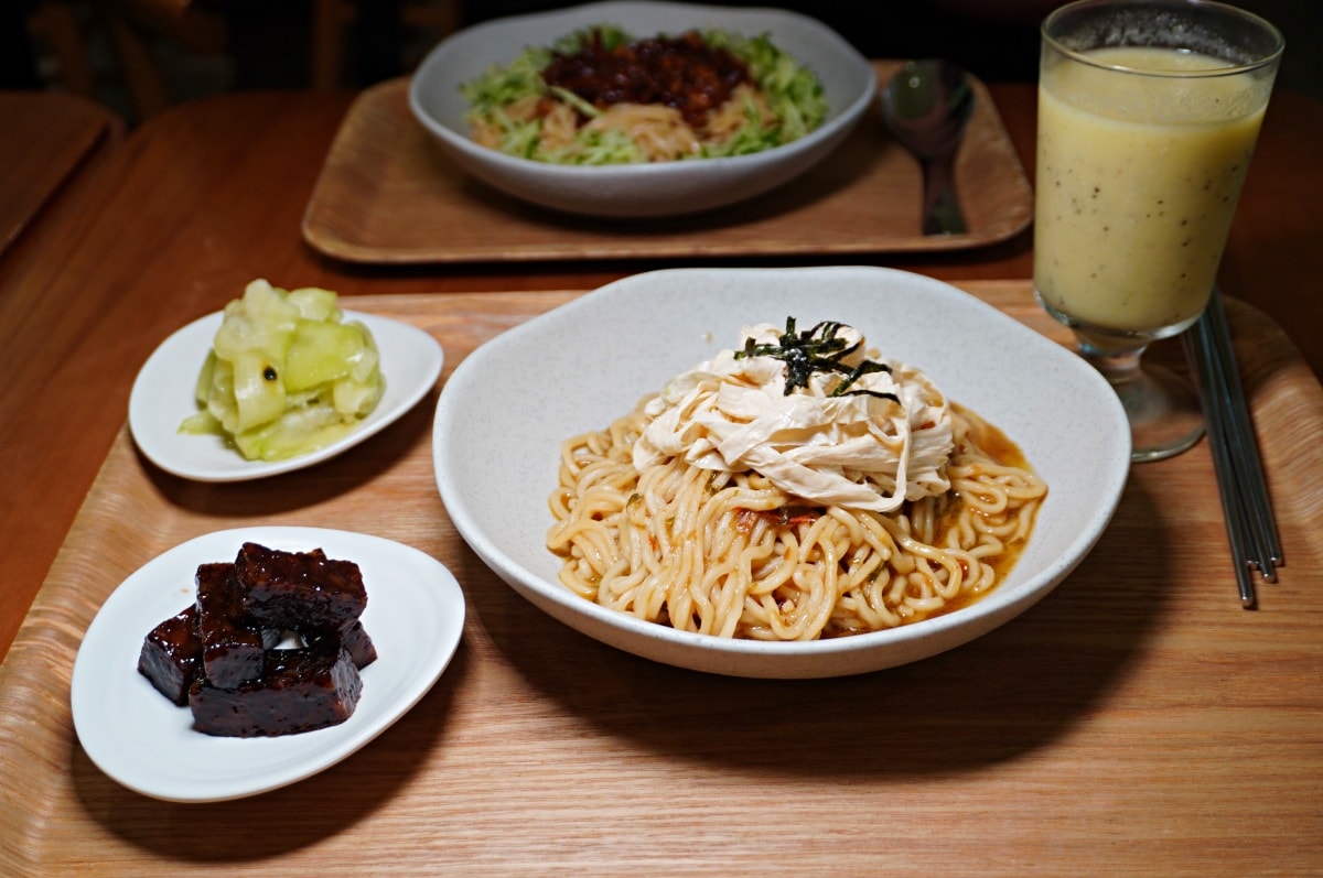 時蒔vegan kitchen | 蔬食麵食新發想 | 高雄河堤社區超用心的蔬食店