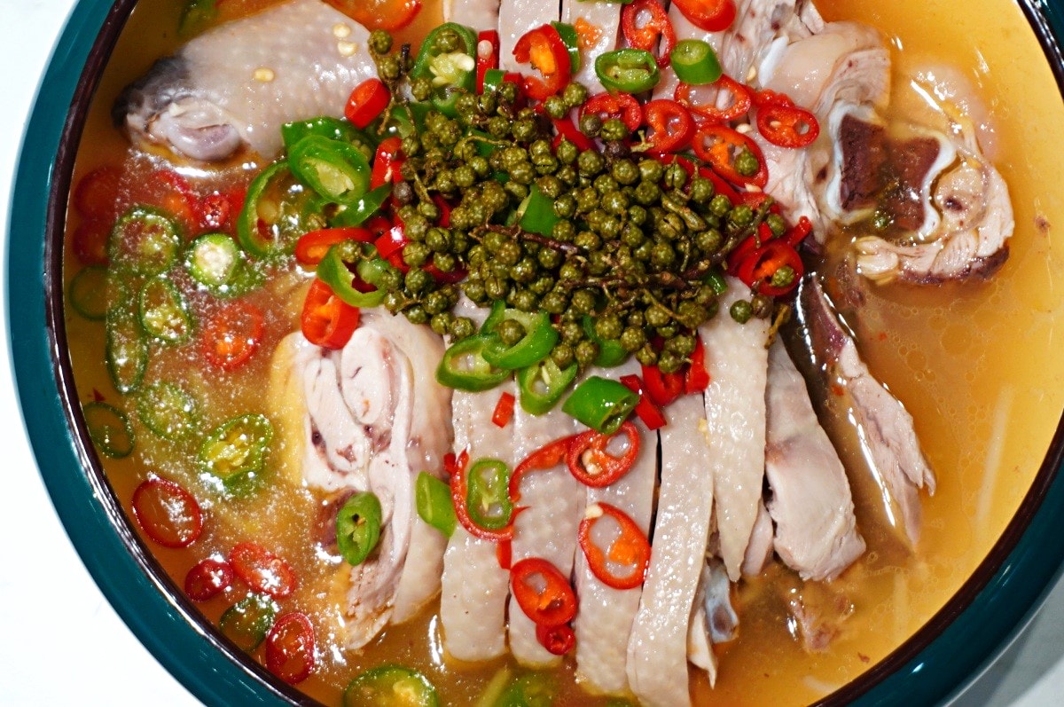 217好食複合式餐廳 | 高雄桌菜附設兒童遊戲區 | 藤椒雞 X道地水煮魚配松露炊飯 | 高雄酸菜魚推薦