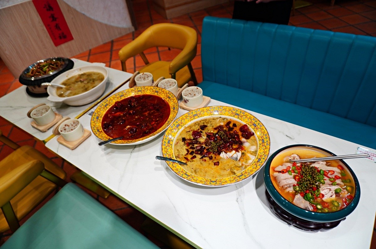 217好食複合式餐廳 | 高雄桌菜附設兒童遊戲區 | 藤椒雞 X道地水煮魚配松露炊飯 | 高雄酸菜魚推薦 - 第5張圖 217好食複合式餐廳 | 高雄桌菜附設兒童遊戲區 | 藤椒雞 X道地水煮魚配松露炊飯 | 高雄酸菜魚推薦