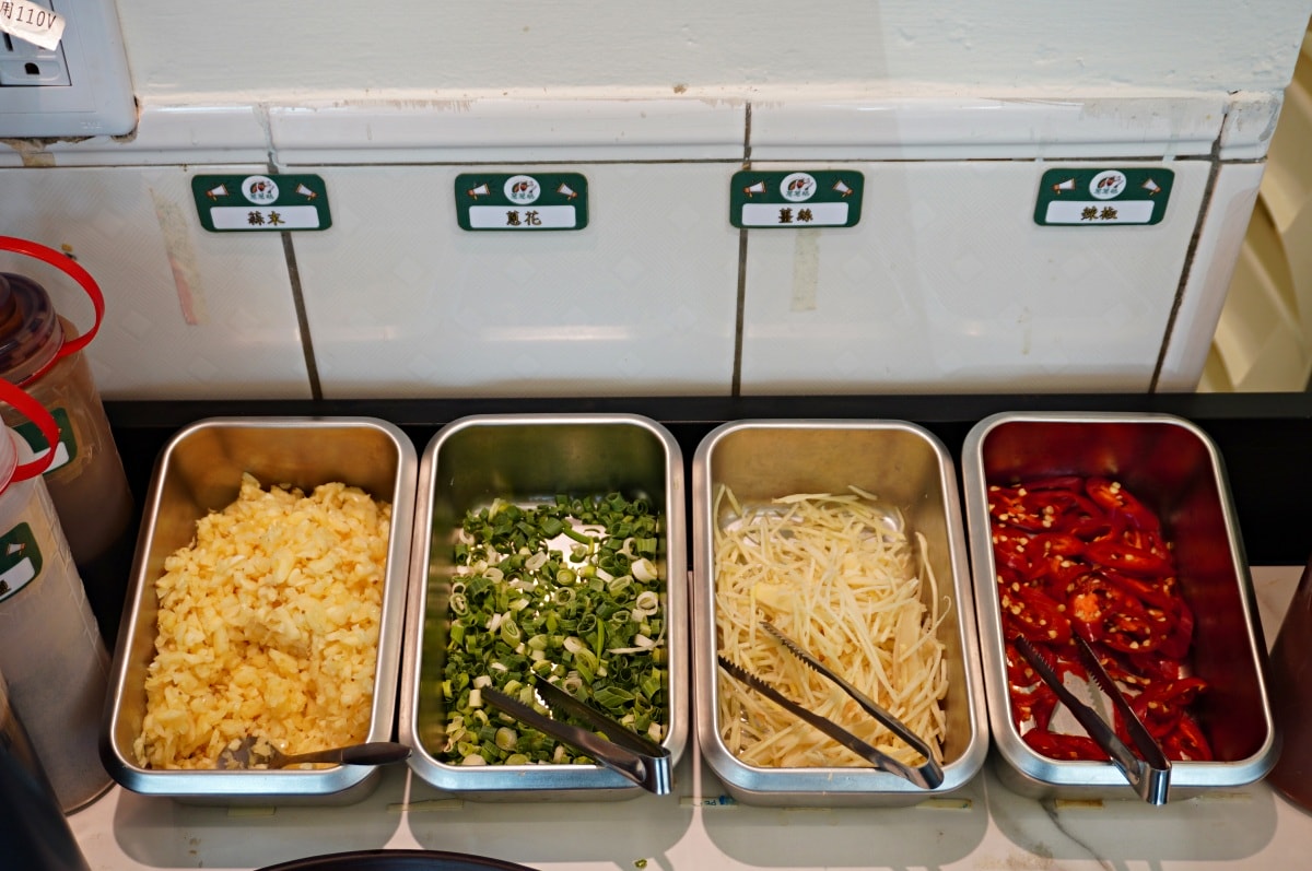 蔥蔥鵝 屏東枋山店 | 復古風新潮鵝肉店 | 套餐鵝骨湯+鵝油飯無限享用 | 屏東必吃餐廳