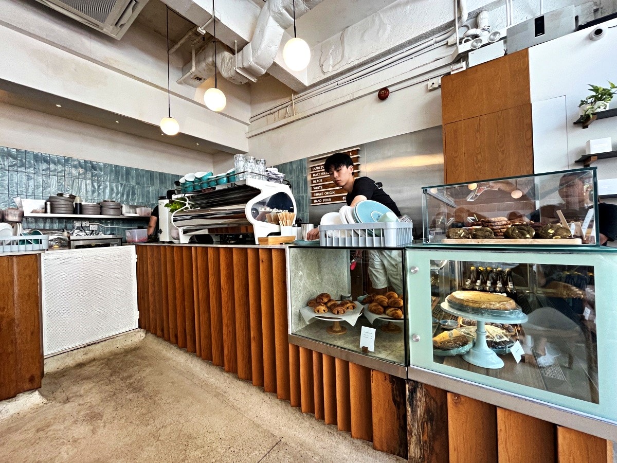 Little Cove Espresso Sai Kung – 香港澳洲式純白系早午餐 | 海邊小鎮型體驗 - 第3張圖 Little Cove Espresso Sai Kung – 香港澳洲式純白系早午餐 | 海邊小鎮型體驗