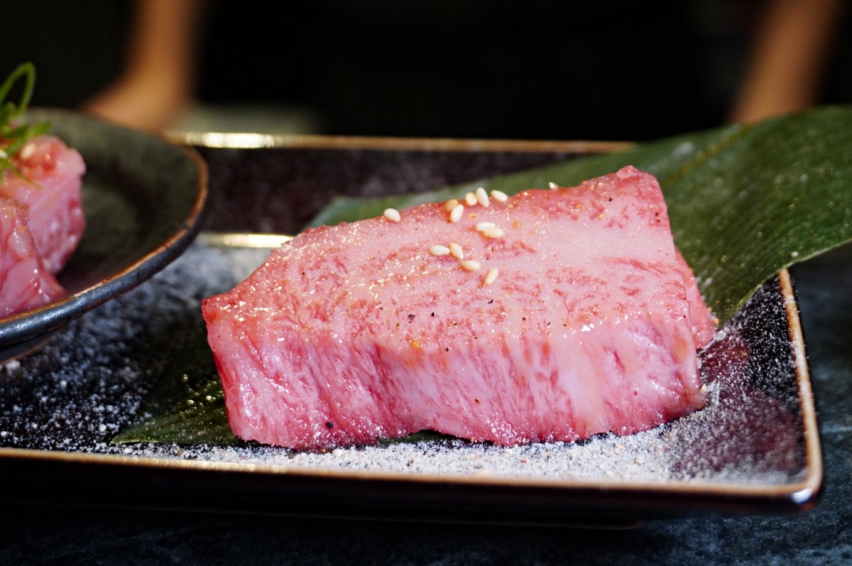 柏 和牛燒肉 台中 | 質感預約制燒肉餐廳 | 全服務專人代烤低調隱密