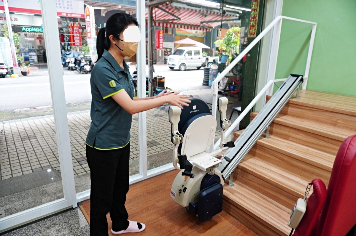 [升降椅推薦] 羅布森樓梯升降椅 高雄門市 | 樓梯升降椅第一品牌 | MIT精品 | 上下樓好幫手