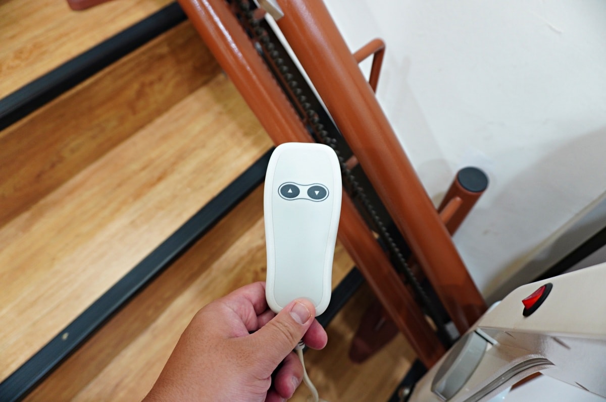 [升降椅推薦] 羅布森樓梯升降椅 高雄門市 | 樓梯升降椅第一品牌 | MIT精品 | 上下樓好幫手