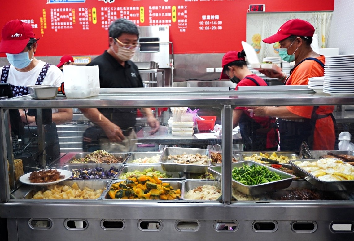 蕭老師火雞肉飯 – 嘉義後火車站在地人大推片肉火雞肉飯 | 還有40元招牌排骨 - 第10張圖 蕭老師火雞肉飯 – 嘉義後火車站在地人大推片肉火雞肉飯 | 還有40元招牌排骨