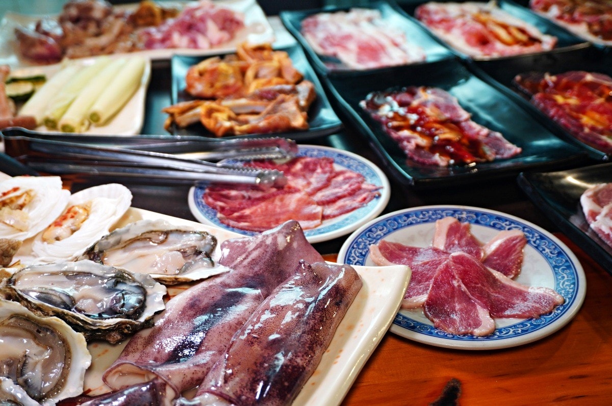 胖肚肚燒肉 基隆店 | 高空景觀炭火燒肉吃到飽 | 基隆餐廳推薦