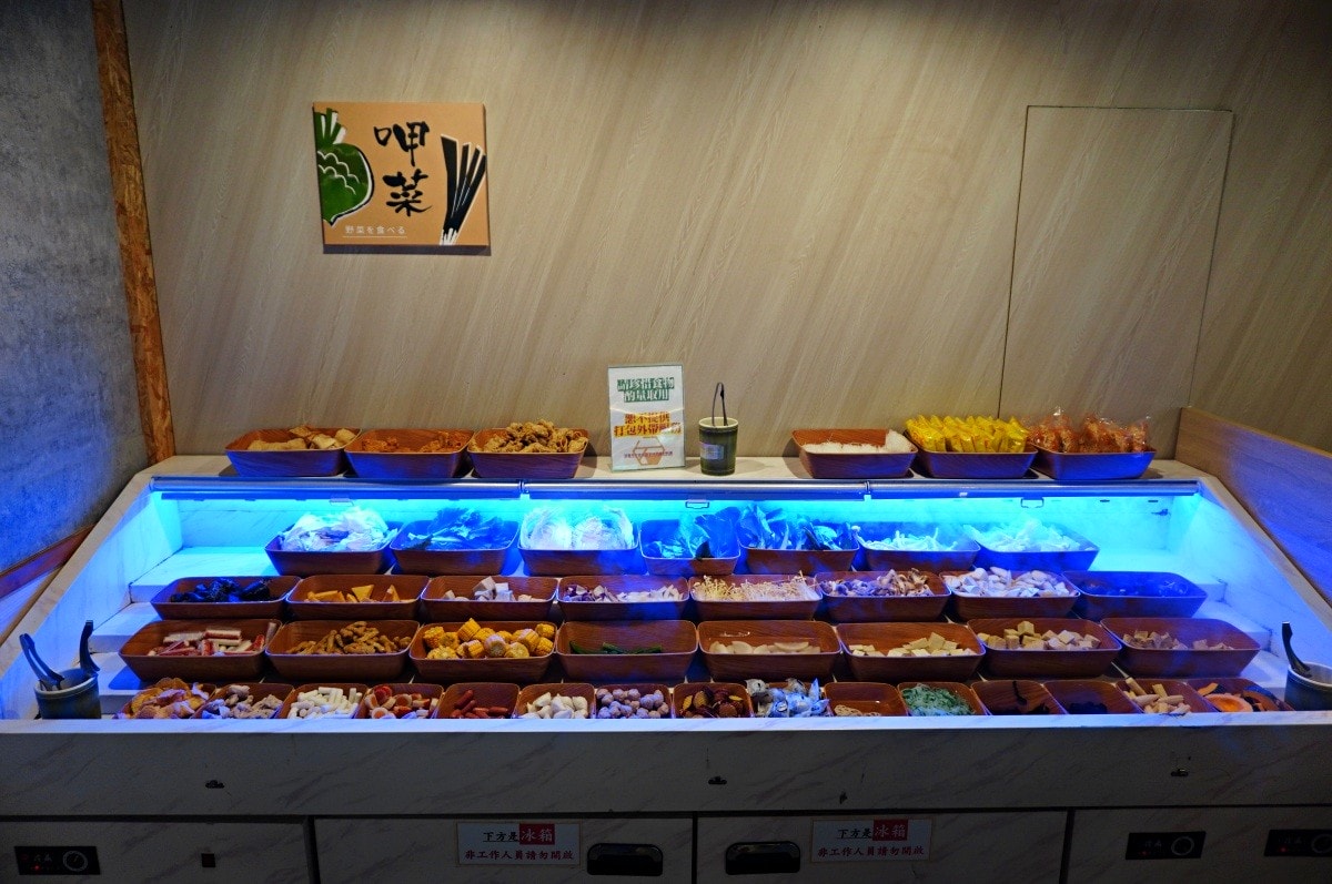八石什鍋 嘉義店 | 超過30種食材自助吧無限享用 | 食補鍋底冬天必備