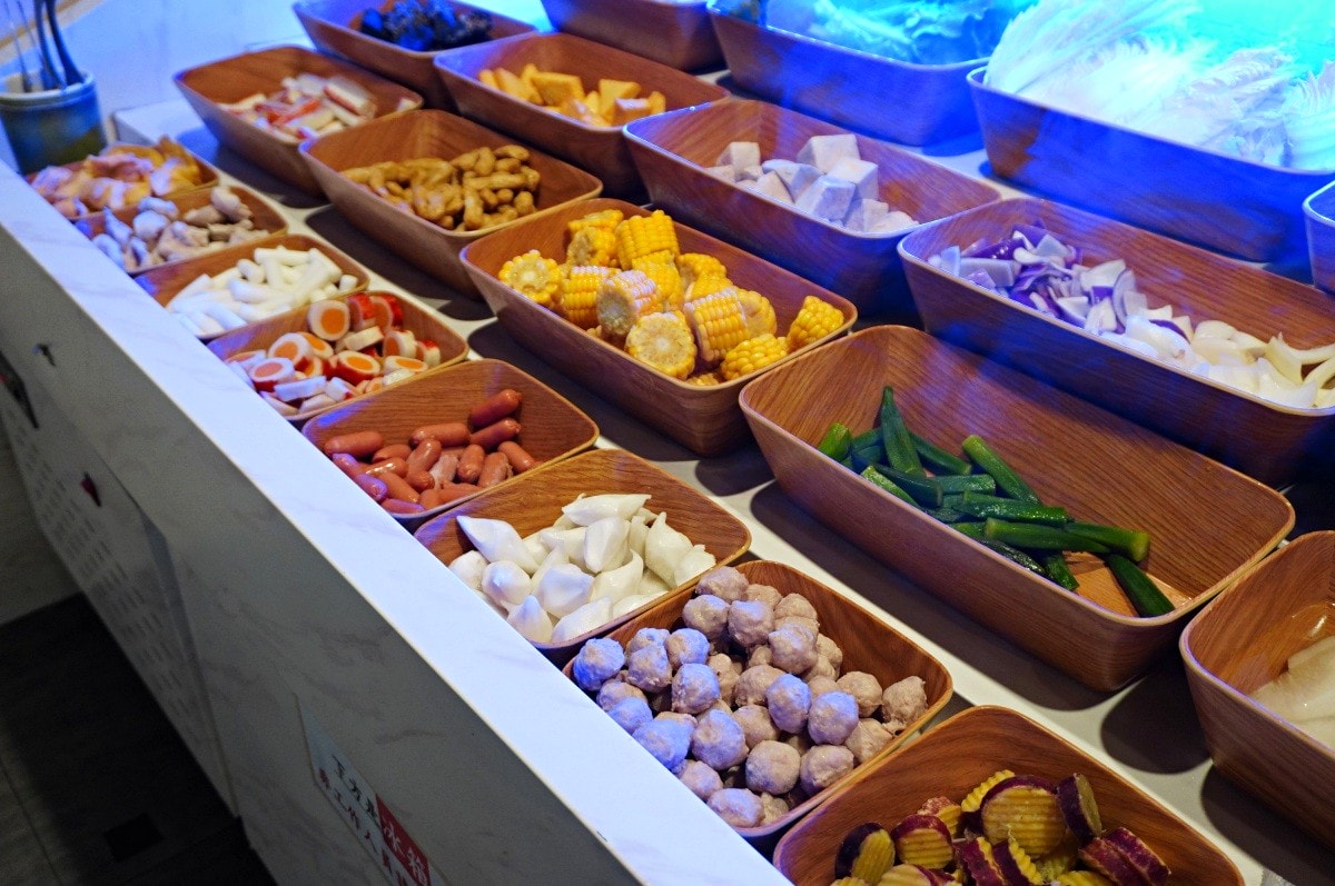 八石什鍋 嘉義店 | 超過30種食材自助吧無限享用 | 食補鍋底冬天必備