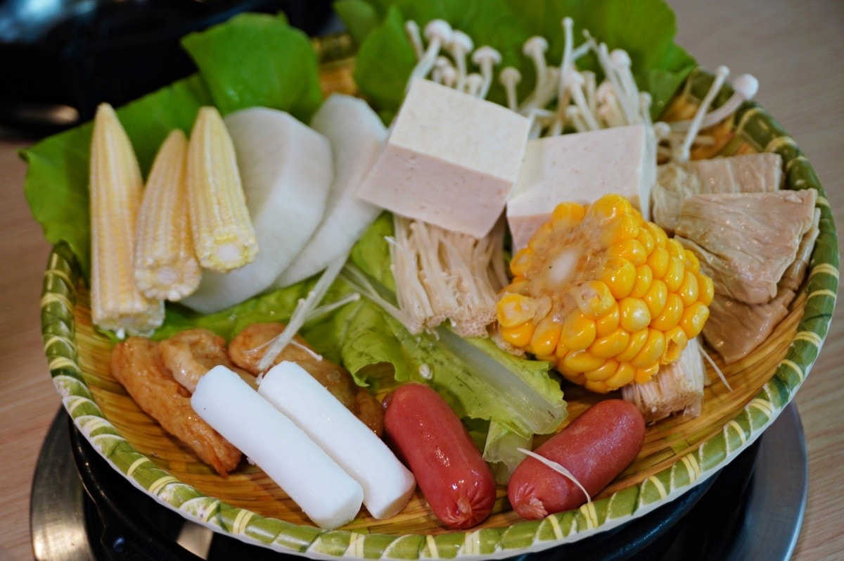 八石什鍋 嘉義店 | 超過30種食材自助吧無限享用 | 食補鍋底冬天必備