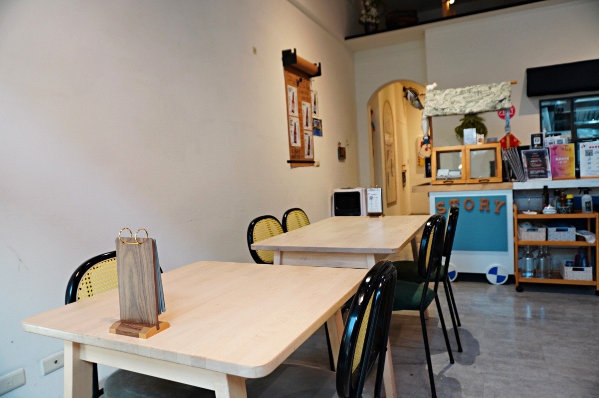 STORY Restaurant 咖啡餐酒專門 鳳山 | 手揉披薩義式披薩 | 自製煙花女義大利麵