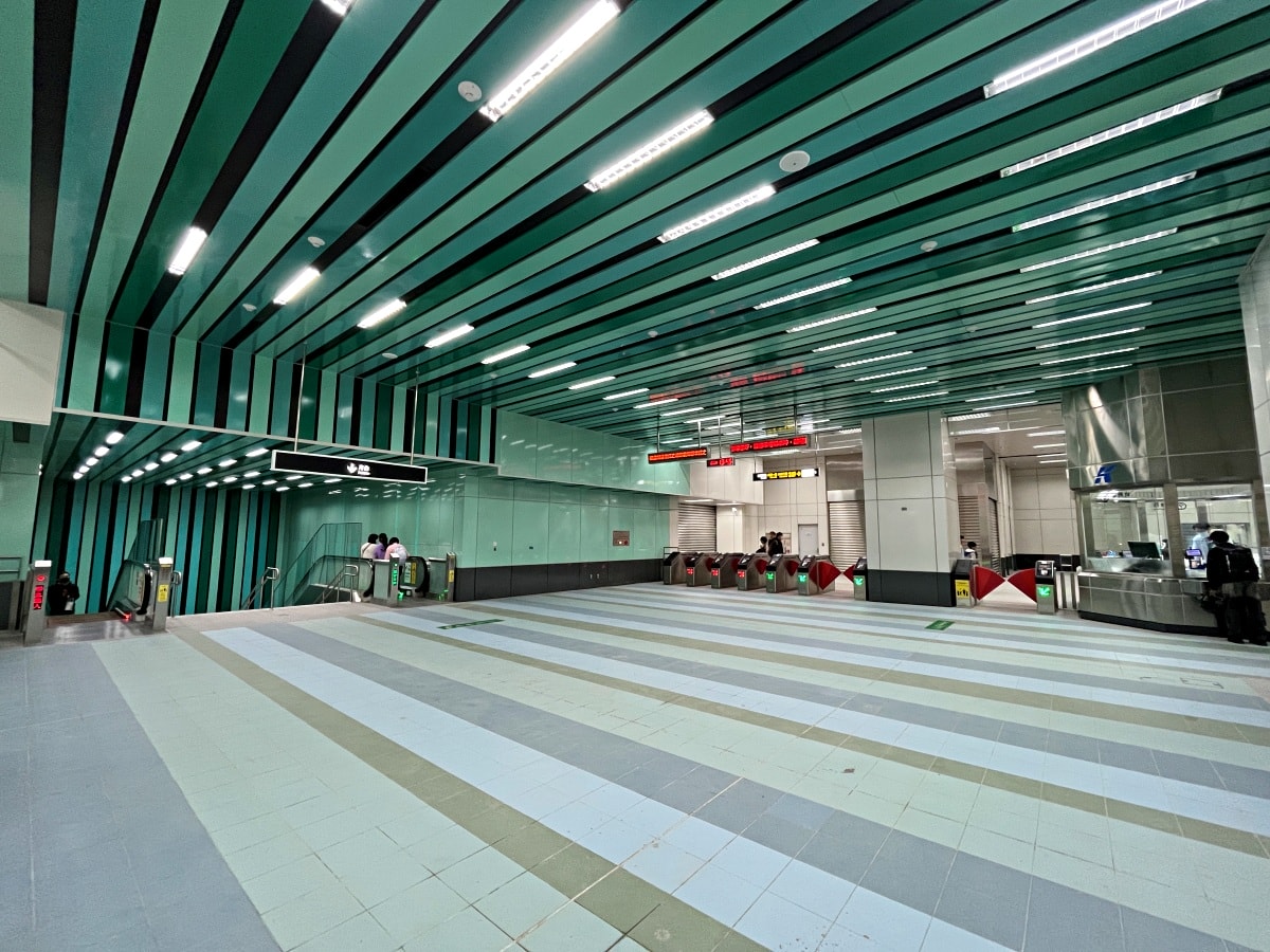 高雄車站終於完工啦 | 荷蘭建築團隊Mecanoo 完整作品 | 高雄車站綠色空中步道 | 高雄車站捷運轉乘