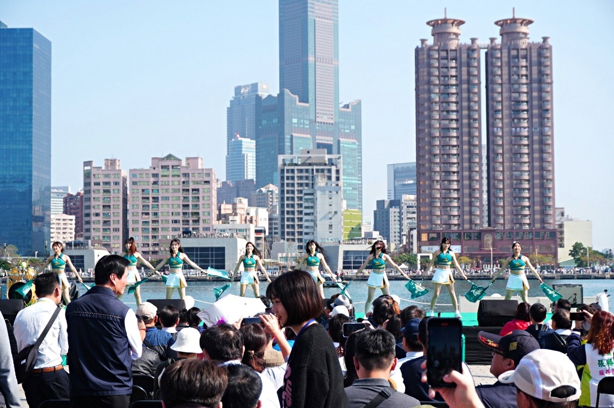 高雄冬日遊樂園 2025 | 吉伊卡哇聯名遊樂園 | 吉伊卡哇提燈 | 高雄吉伊卡哇 | 高雄燈會2025