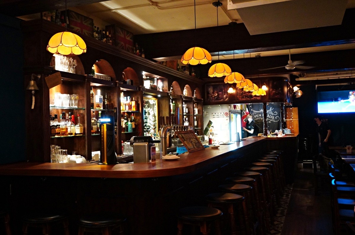 Lane 72 Bistro 英式餐酒館 | 沉穩紳士風格餐酒館 | 板橋美食推薦 - 第1張圖 Lane 72 Bistro 英式餐酒館 | 沉穩紳士風格餐酒館 | 板橋美食推薦