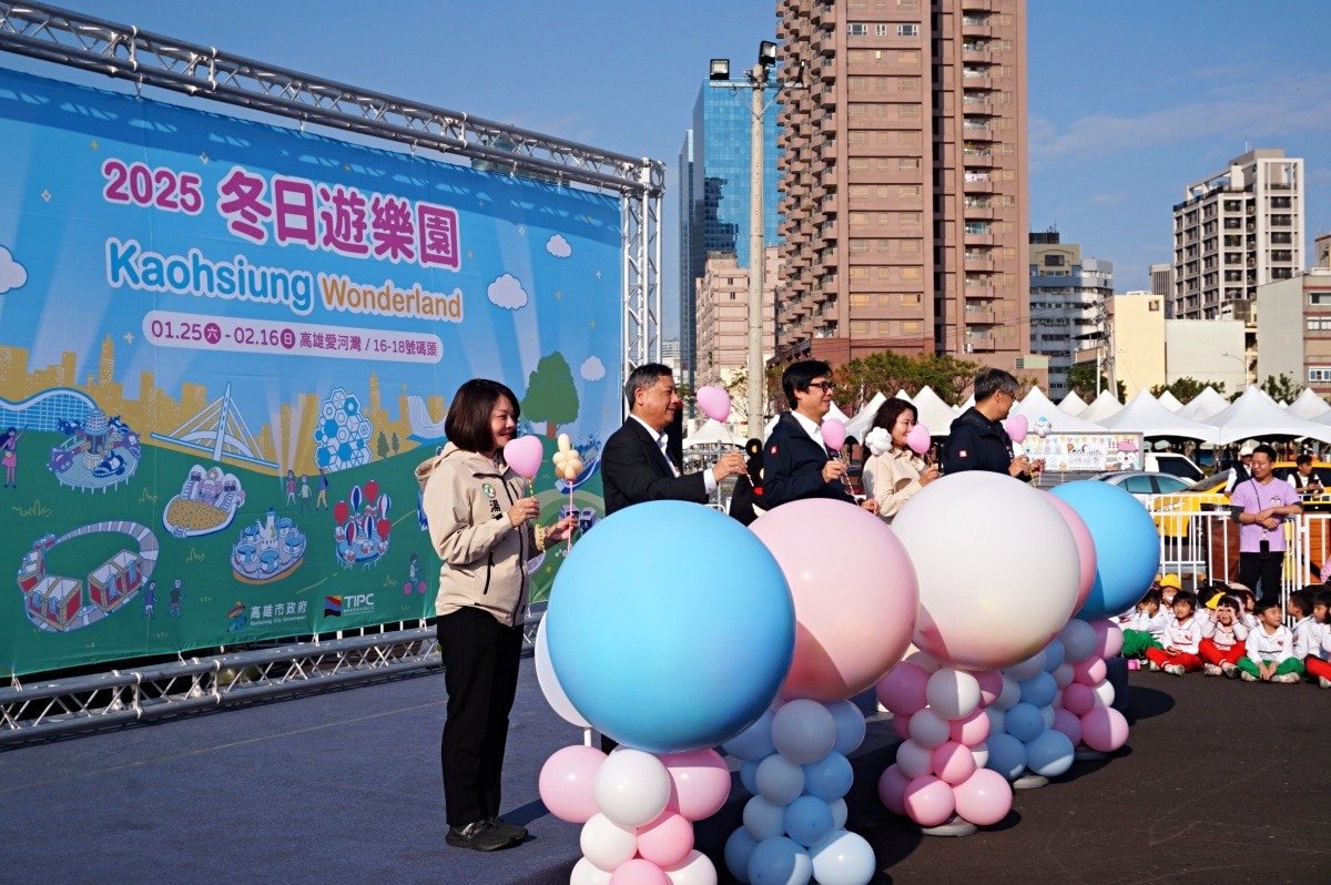 高雄冬日遊樂園 2025 | 吉伊卡哇聯名遊樂園 | 吉伊卡哇提燈 | 高雄吉伊卡哇 | 高雄燈會2025