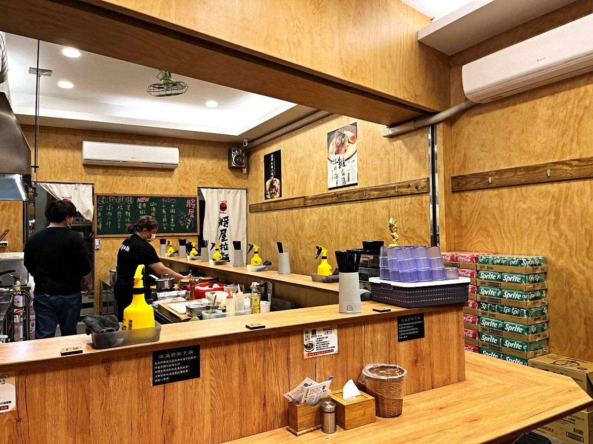文化路夜市拉麵控的口袋名單,你吃過將屋拉麵了沒? 嘉義店濃厚泡系雞白湯專賣 | 濃厚蝦蝦拉麵新上市 - 第3張圖 文化路夜市拉麵控的口袋名單,你吃過將屋拉麵了沒? 嘉義店濃厚泡系雞白湯專賣 | 濃厚蝦蝦拉麵新上市